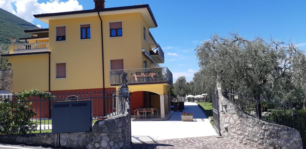 Villa Due Leoni - Residence Brenzone sul Garda Luaran gambar