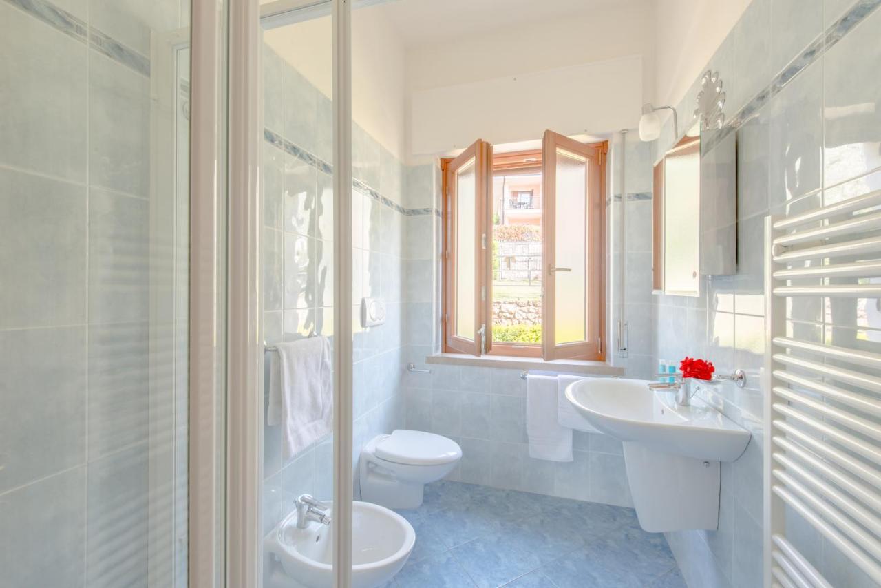Villa Due Leoni - Residence Brenzone sul Garda Luaran gambar