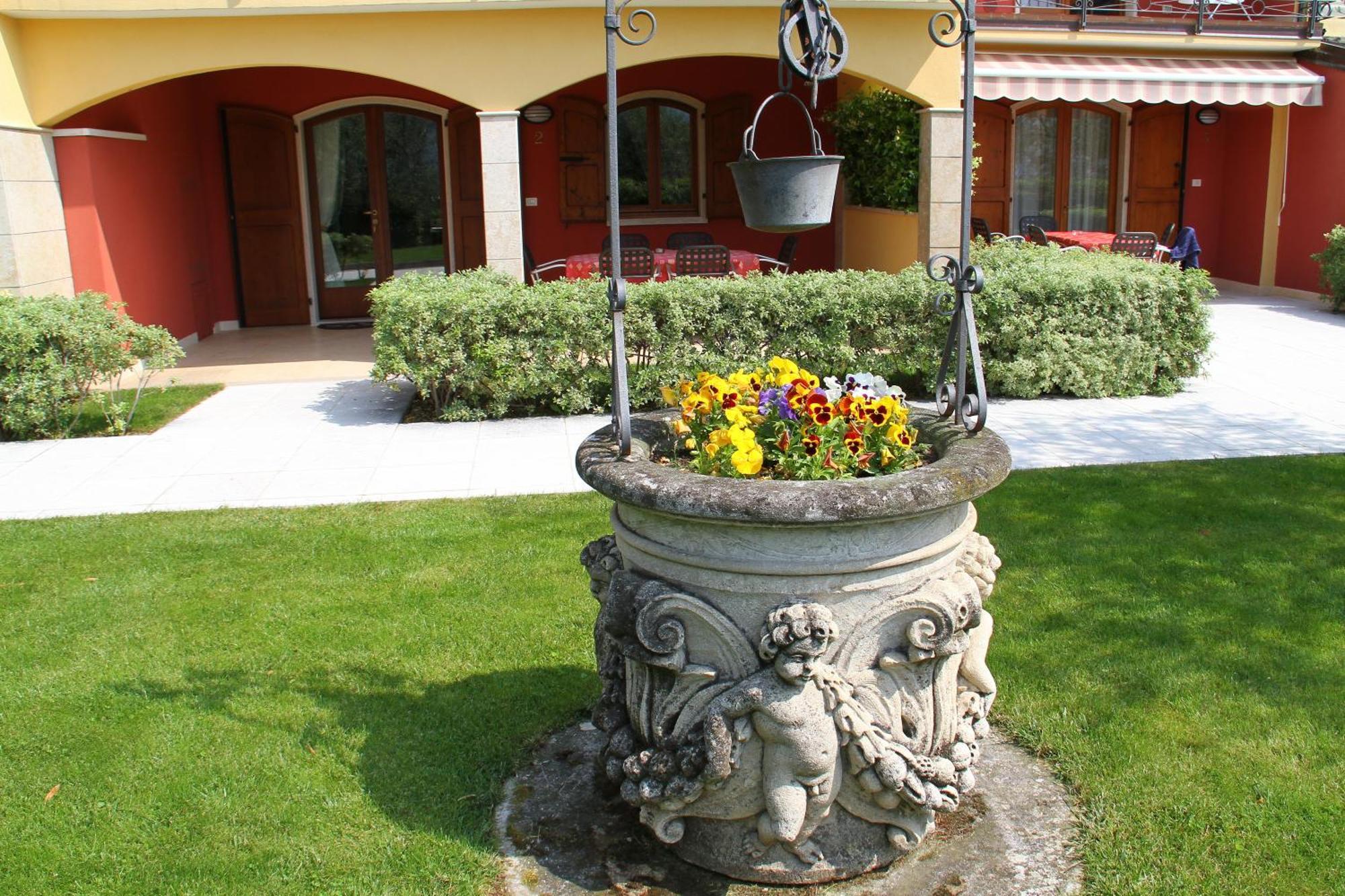 Villa Due Leoni - Residence Brenzone sul Garda Luaran gambar