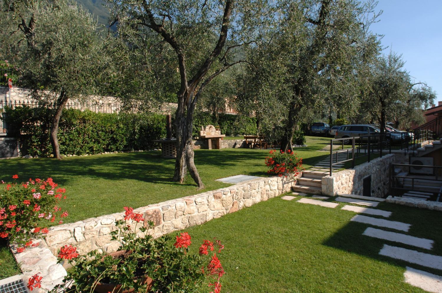 Villa Due Leoni - Residence Brenzone sul Garda Luaran gambar