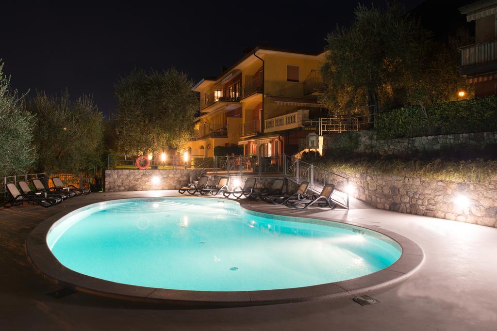 Villa Due Leoni - Residence Brenzone sul Garda Luaran gambar